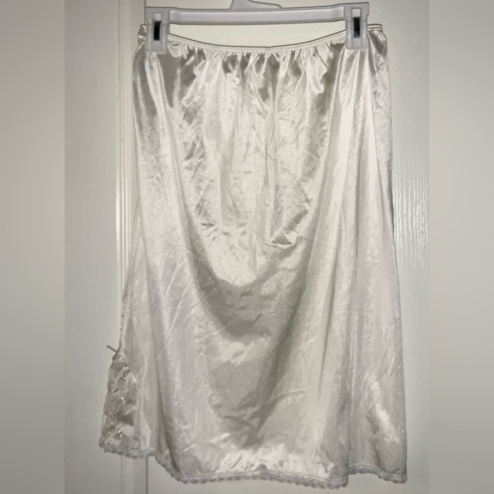 Slip - Picture 4 of 5